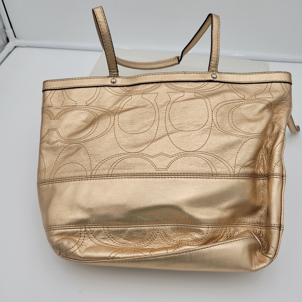 Coach Metalic Gold Bucket Medium Tote Shoulder bag Spots on Front Hangtag - Picture 7 of 16